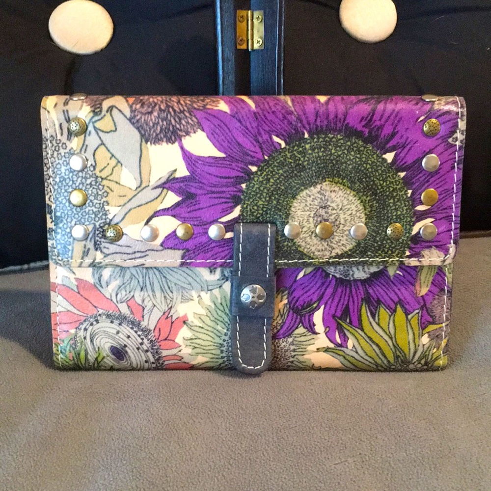 NWT “Rare and Sold Out” Patricia Nash Sunflower Colli Wallet